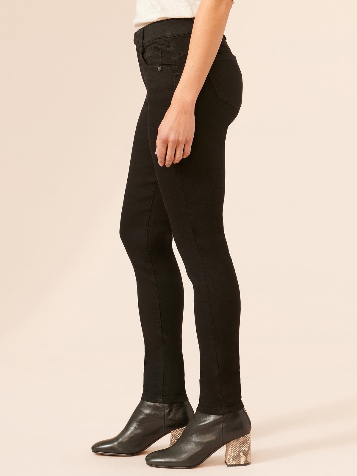 Stretch Black Denim "Ab"solution® Booty Lift Jegging - Black
