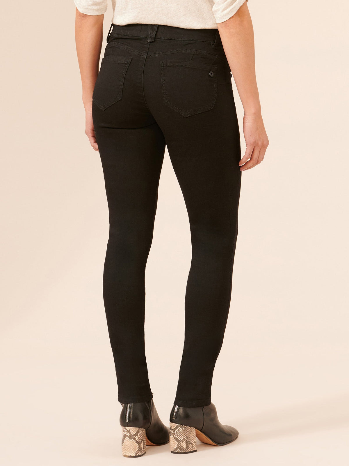 Stretch Black Denim "Ab"solution® Booty Lift Jegging - Black