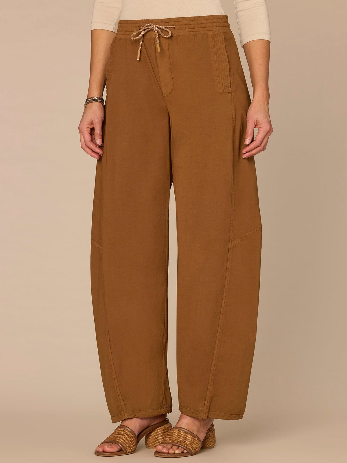 "Ab"leisure Skyrise Cinched Waist Toggle Hem Petite Jogger Pants - Pecan