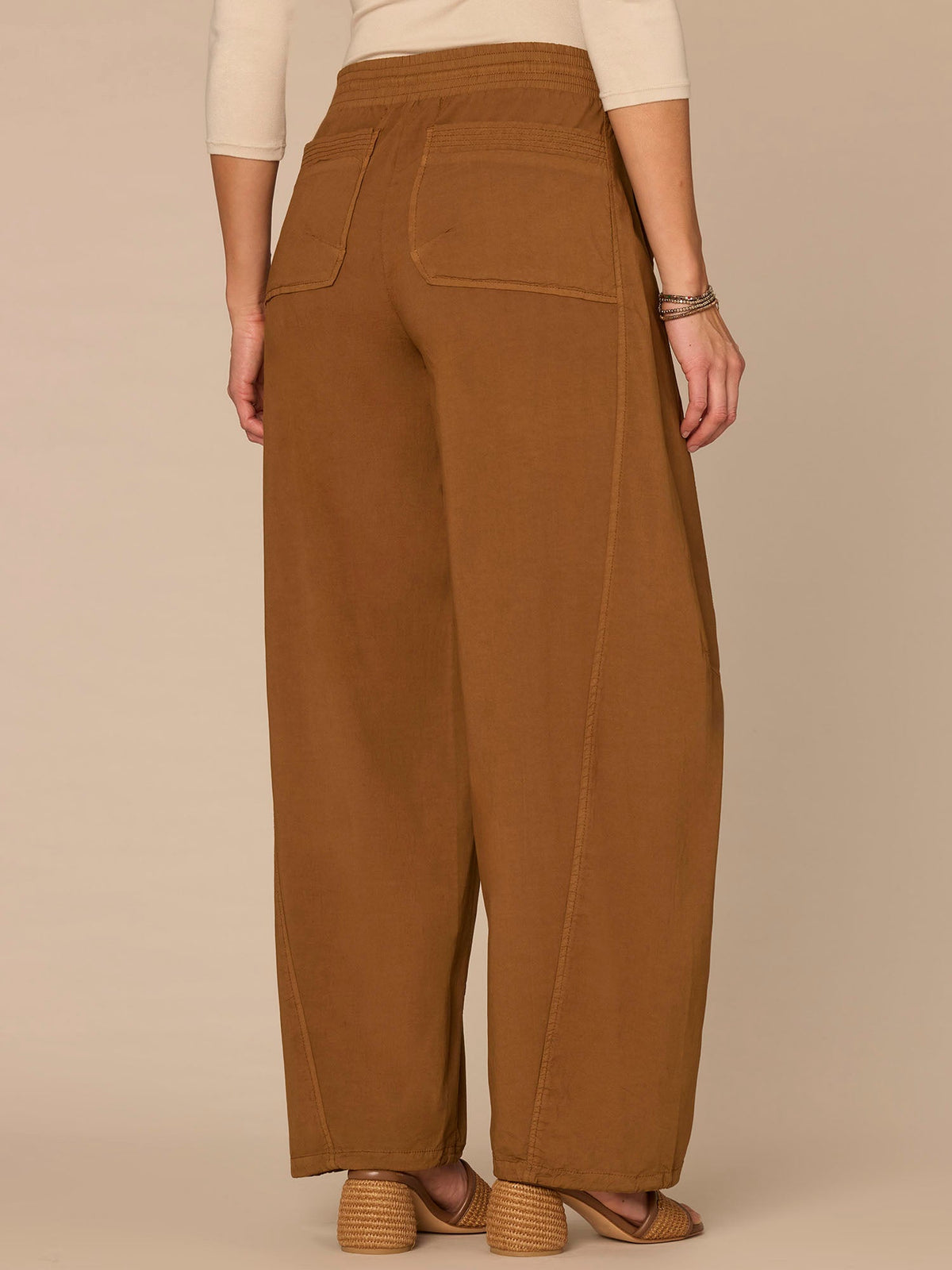 "Ab"leisure Skyrise Cinched Waist Toggle Hem Petite Jogger Pants - Pecan