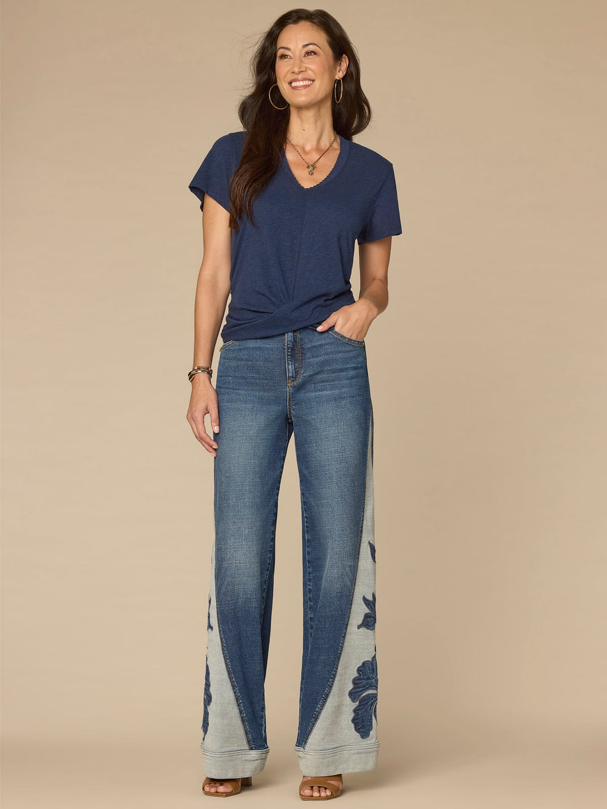 Short Sleeve Scallop V-Neck Ruched Side Twist Hem Knit Top - Heather Jute|Heather Midnight