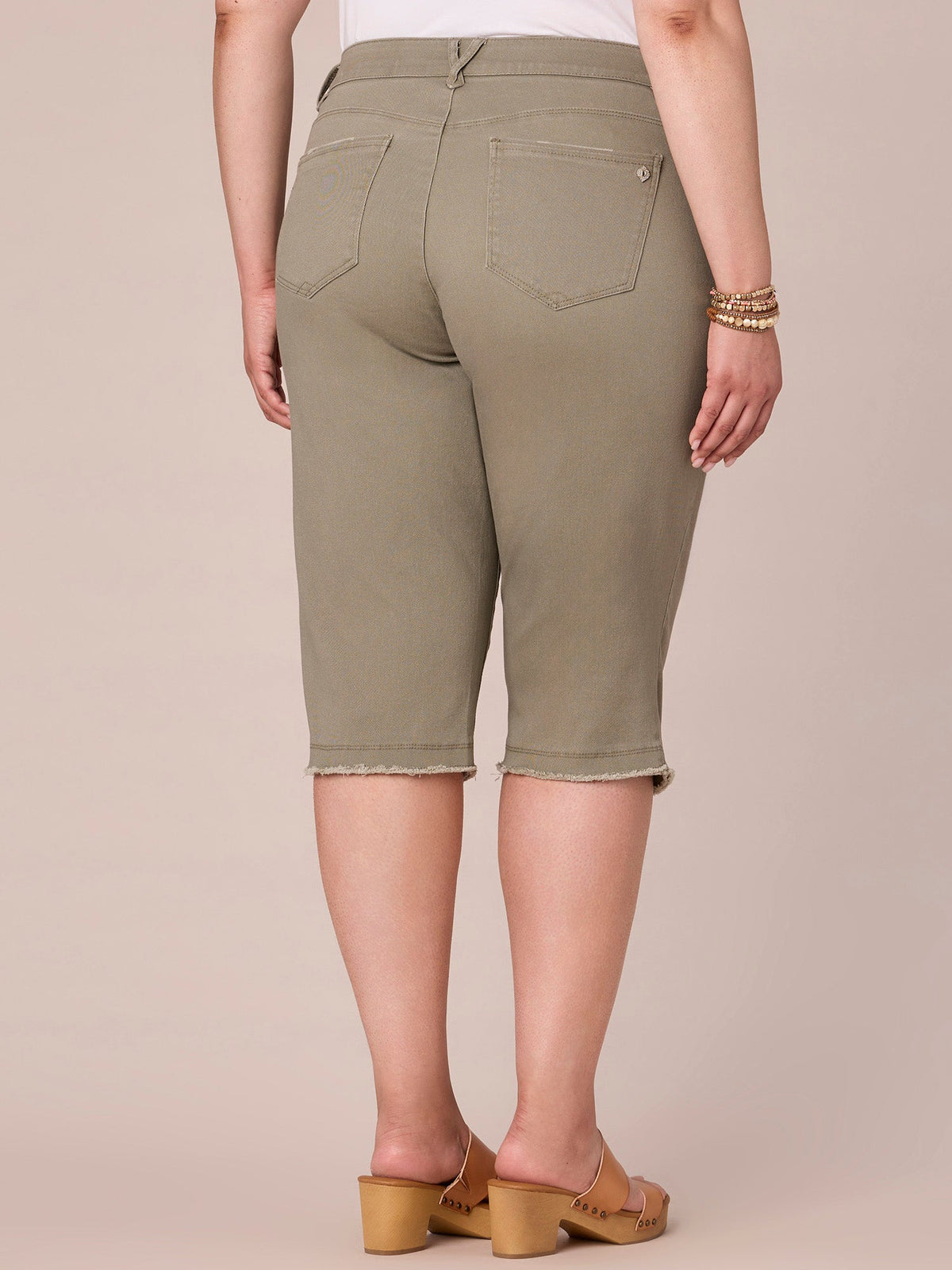 "Ab"solution Plus Size Mid-Rise Frayed Hem Skimmer Pants - Laurel Oak