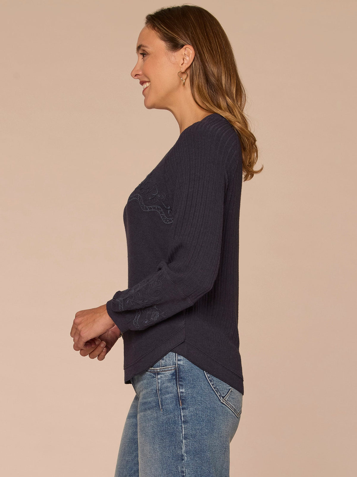 Blouson Sleeve Scoop Neck Embroidered Mixed Media Plus Size Knit Top - Heather Carbon Blue